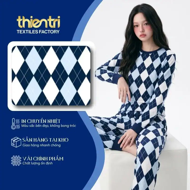 Mẫu pijama may từ vải in họa tiết caro hình thoi của Thiên Trì
