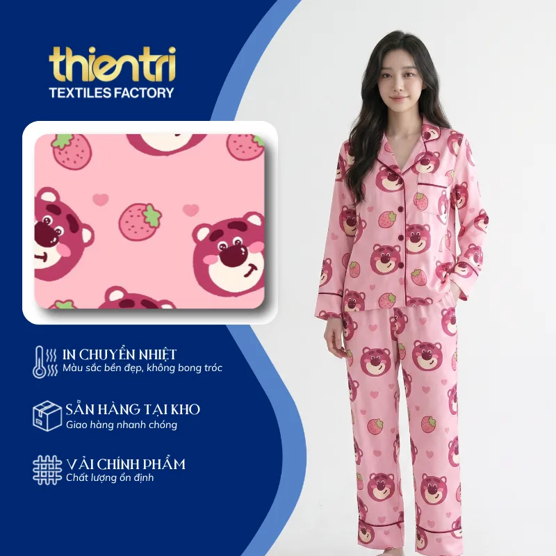 Bộ pijama may từ vải in họa tiết gấu dâu nền hồng